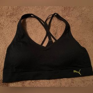 Puma sports Bra Size: Large